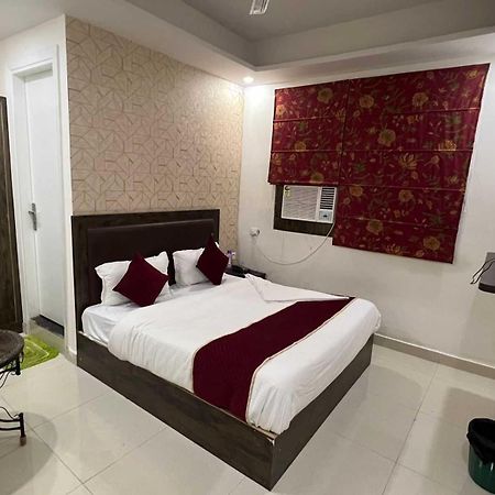 Hotel O Alpha Stay New Delhi Eksteriør billede