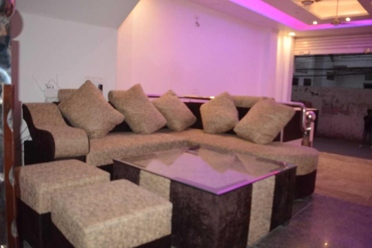 Hotel O Alpha Stay New Delhi Eksteriør billede